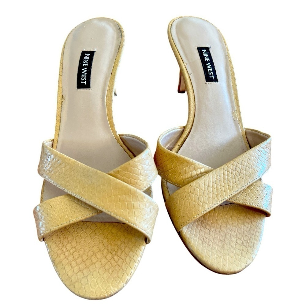 Nine West slide heels in tan size 9.5 GUC